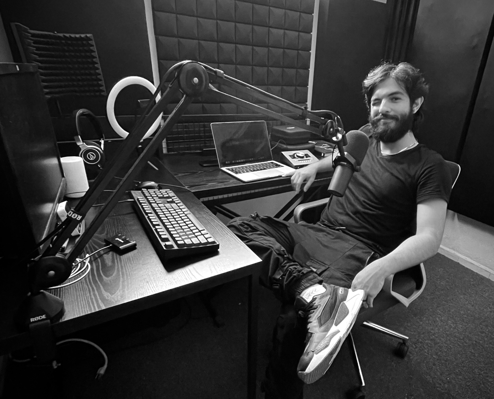 Bilingual voice actor Rafael Neve